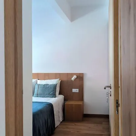 Lisbon, Beach, & Surf Apartment *