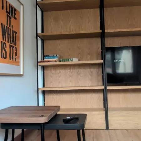 Lisbon, Beach, & Surf Apartment *